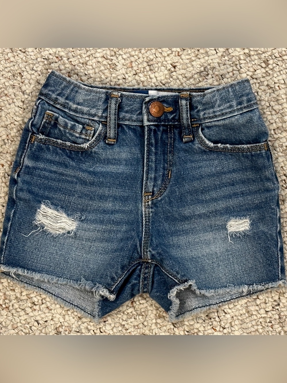 Bundle of 2 pairs of girls Jean shorts from Old Navy & Primark. Size 4T - Picture 2 of 9
